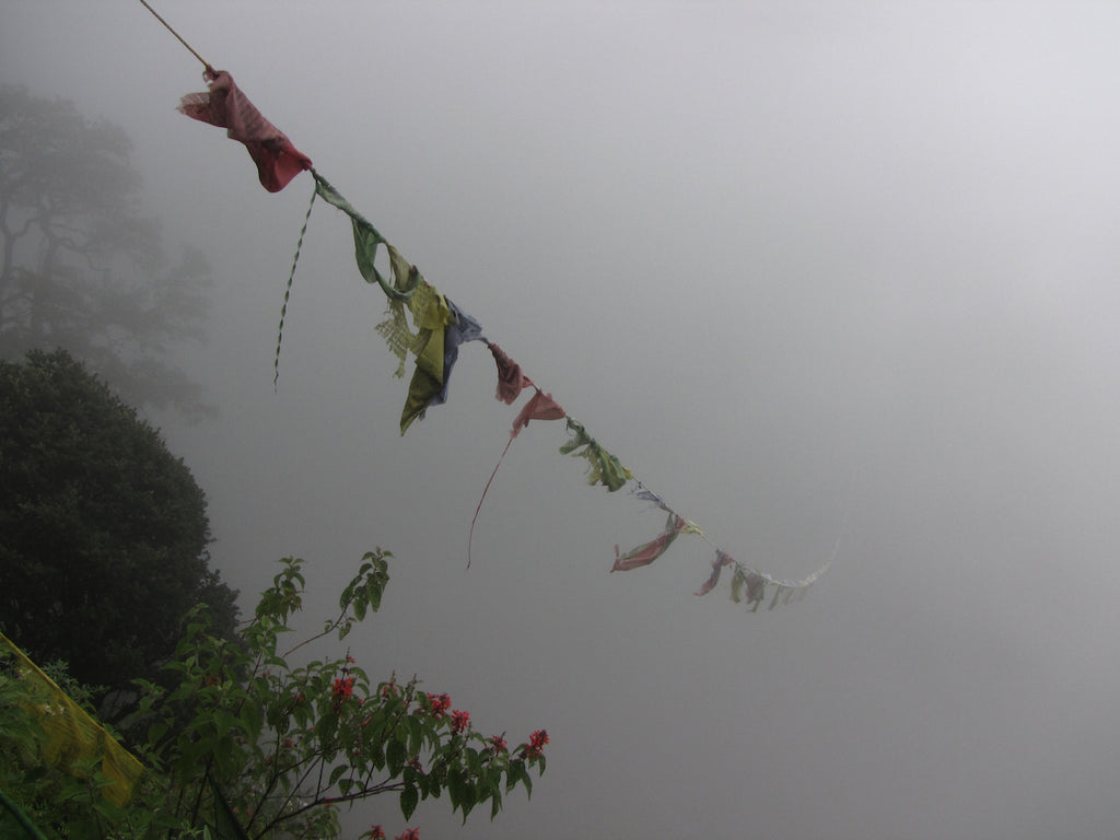 Imazászlók a Tigrisfészek Kolostornál I. - limitált szériás fotográfia különböző méretben és kivitelben - InspiredByBhutan